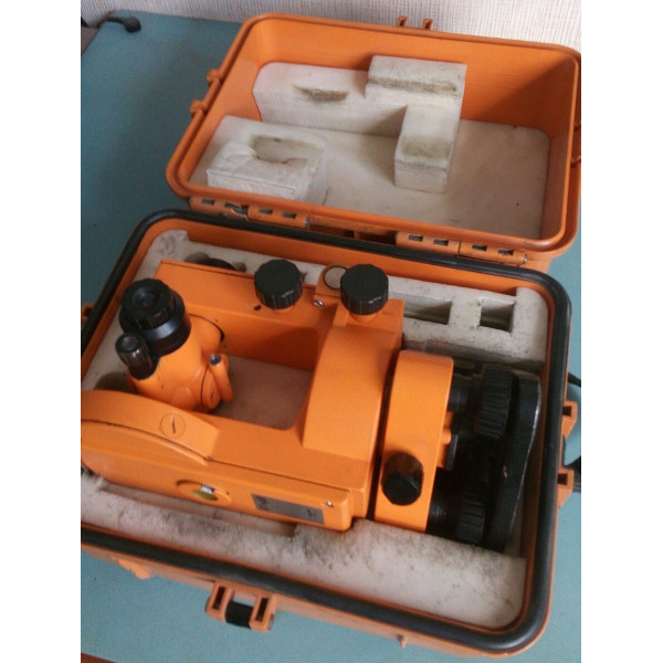 УОМЗ 4Т30П б/у теодоліт оптичний