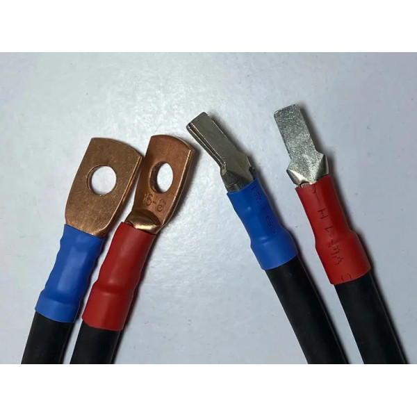 Комплект кабелів для під'єднання акумуляторних батарей із клемами М8, 1 м, мідь, переріз 16 мм